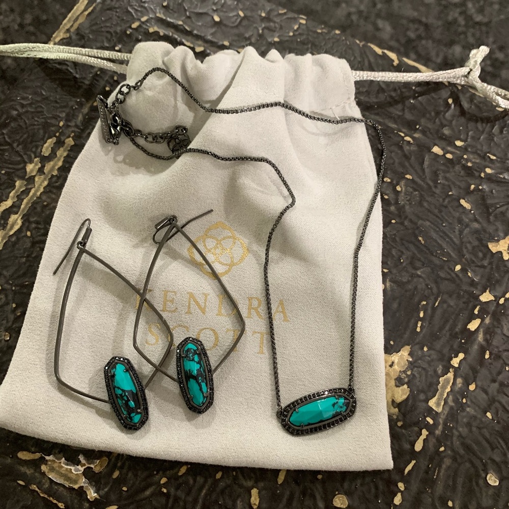 KENDRA SCOTT Earrings and Necklace Set